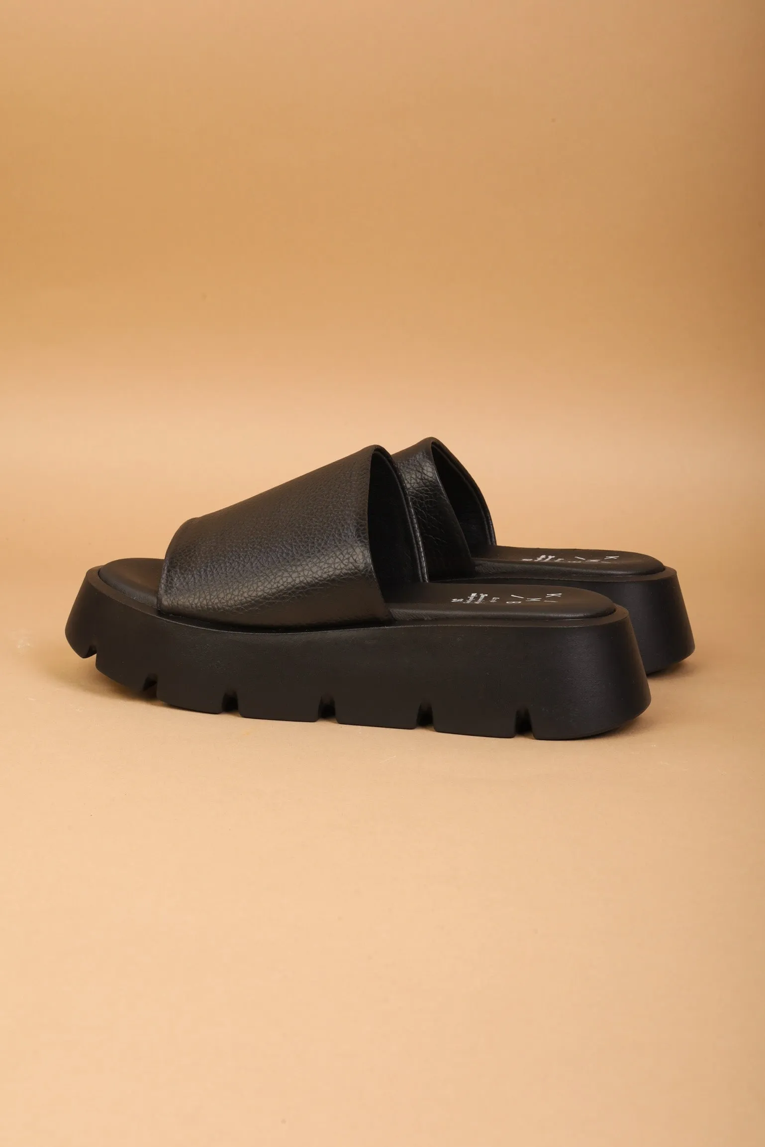 Manhatthan Black